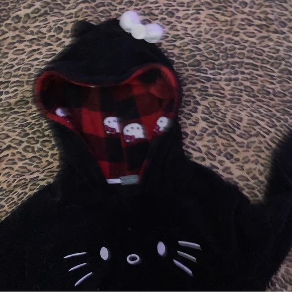 Hello Kitty black and white hoodie - Picture 3 of 3